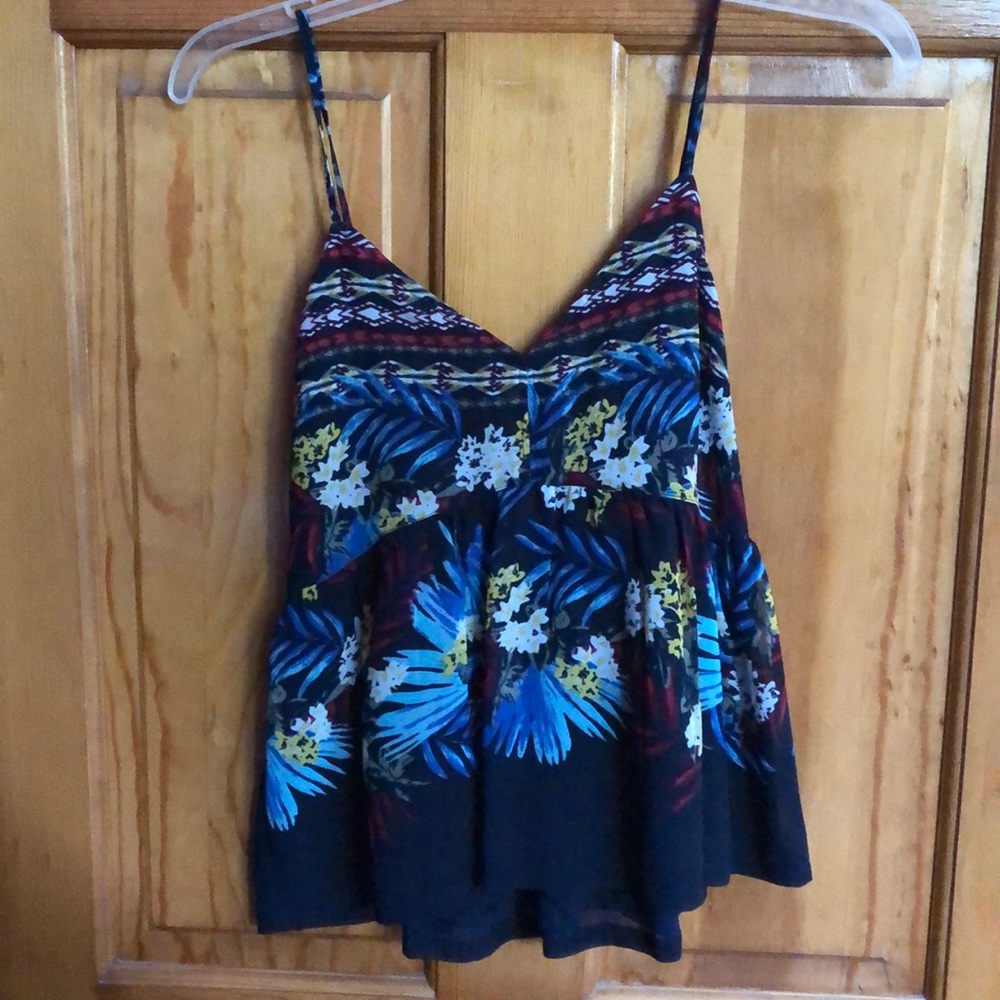 Floral cropped ruffle tank